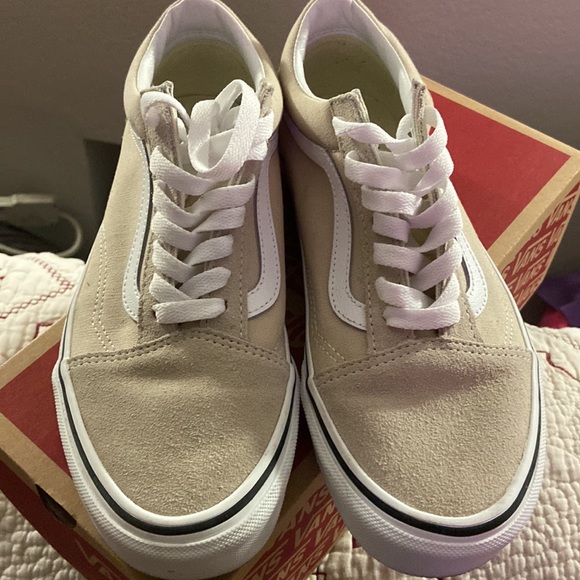 Vans - Picture 2 of 3